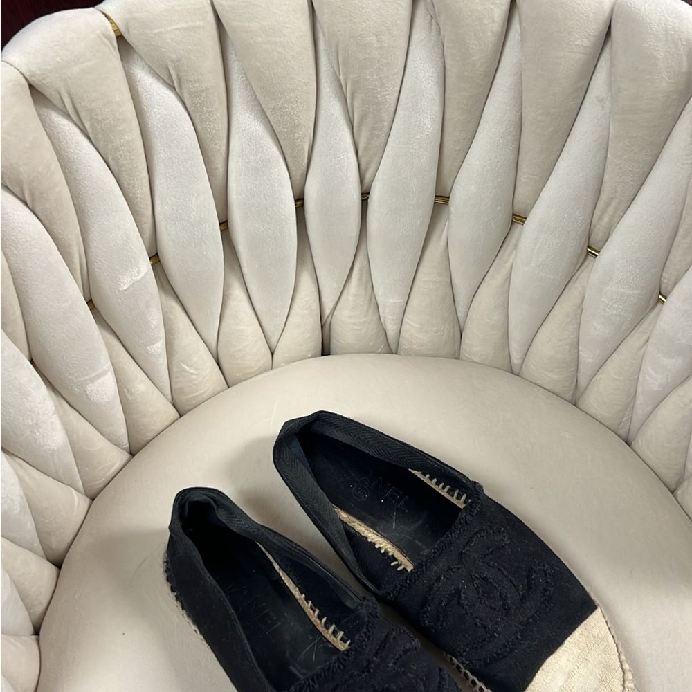 Chanel Black and Cream Espadrilles Classic Design